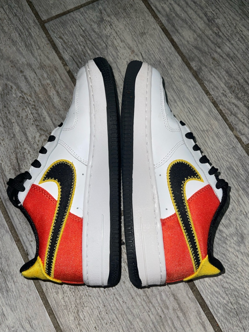Nike Kids Low-Top Sneakers in White, Red, Black & Yellow